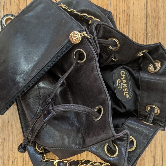 Host Pick🪙Chanel Vintage Bucket Bag - Picture 6 of 8